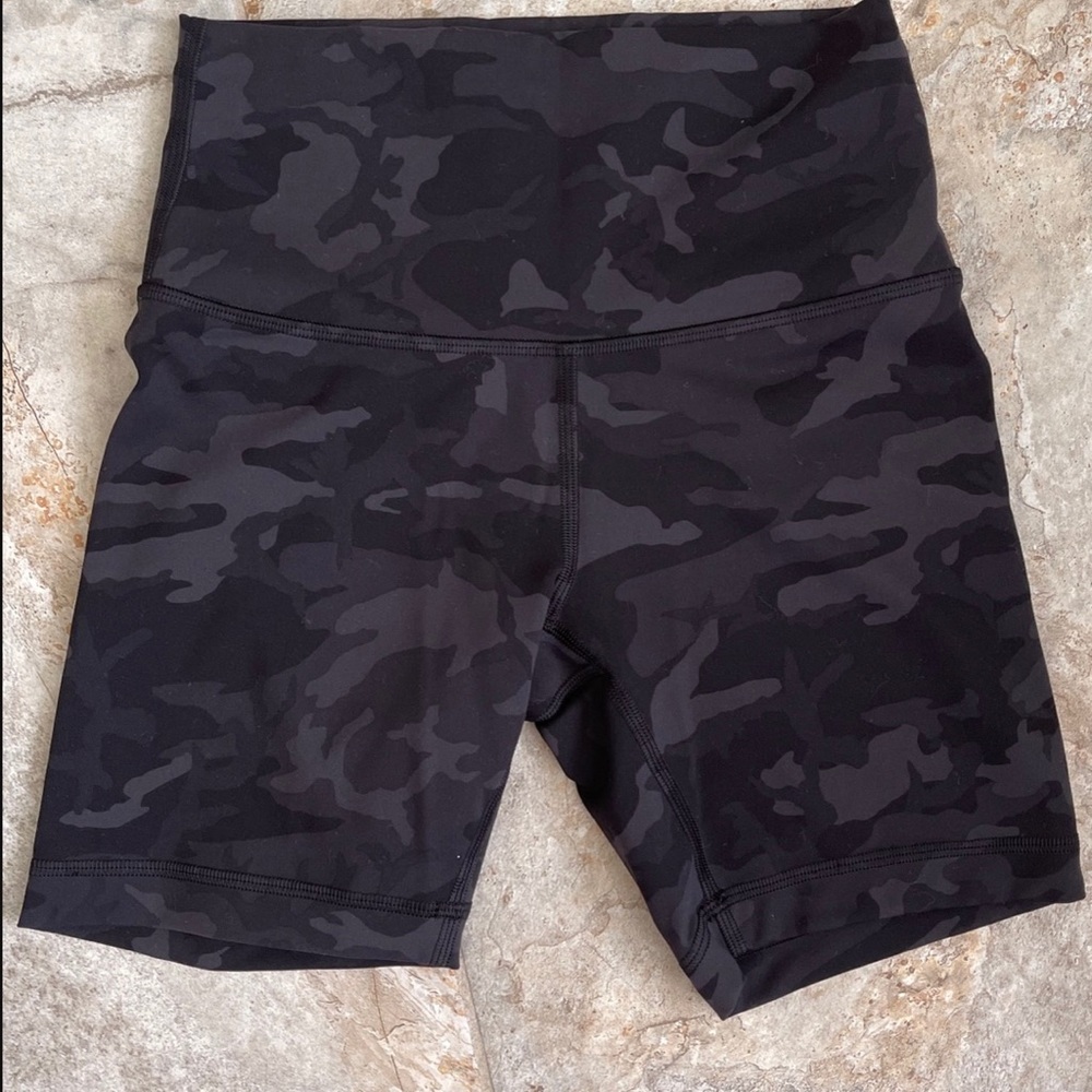 Lululemon Align Biker Shorts 4” (Size 4)